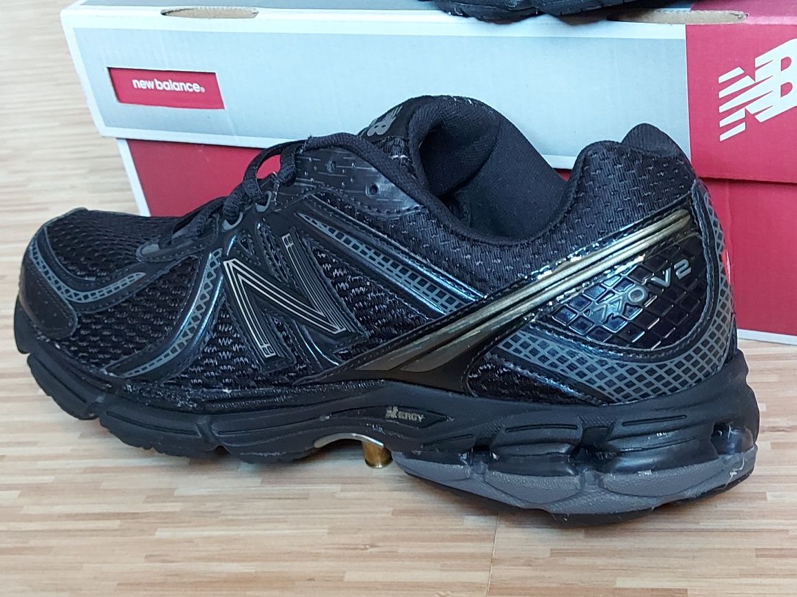 Nowe New Balance M770BS2