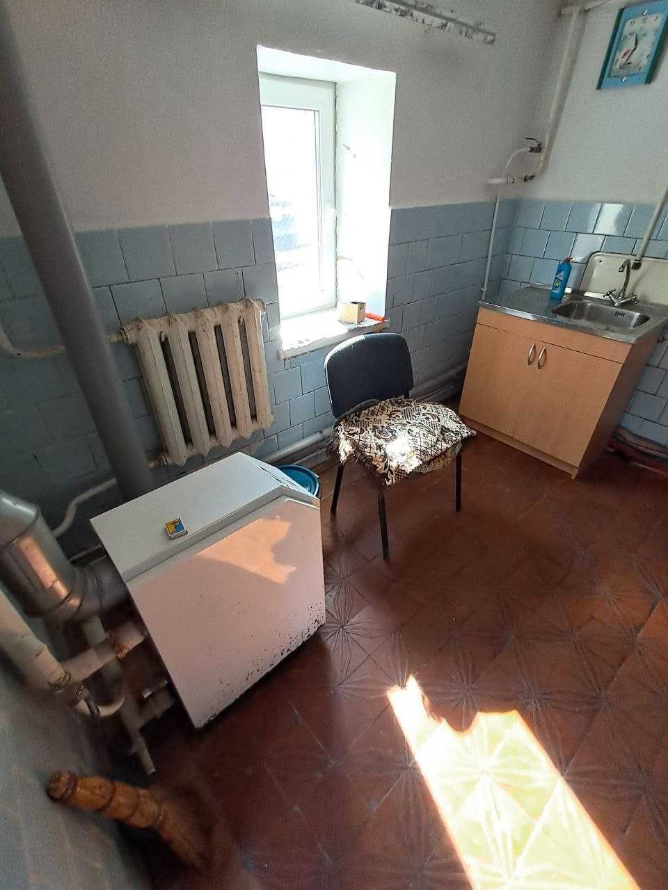 Двох поверховий будинок по вулиці Піонерська.