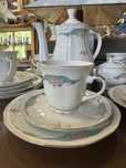 Komplet porcelany Chodzież z lat 70–80 – różany wzór, złocenia