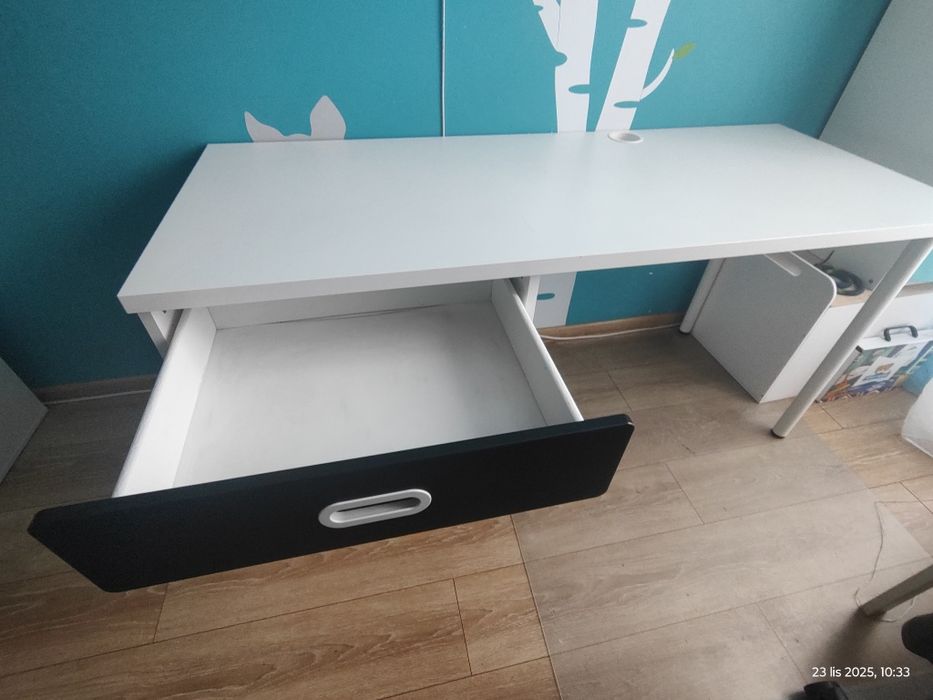 IKEA SMÅSTAD. Łóżko na antresoli, z biurkiem z 4 szufladami, 90x200 cm