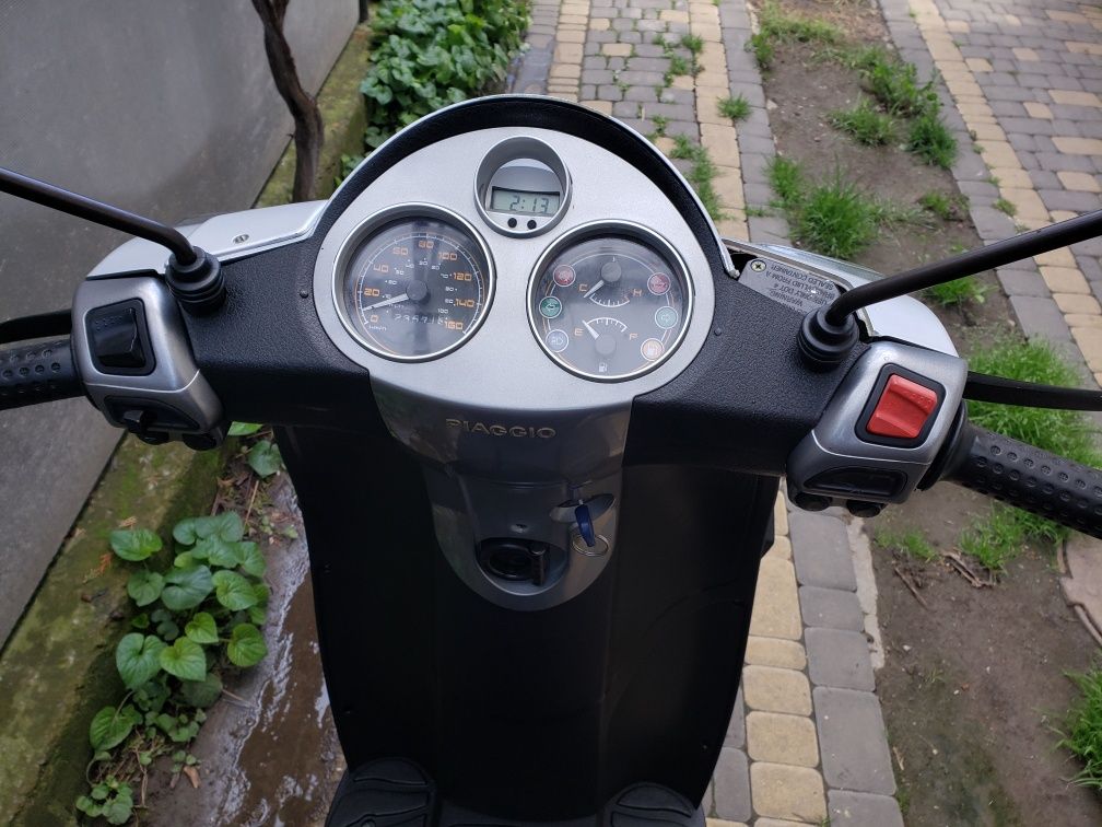 Скутер Piaggio Carnaby 200