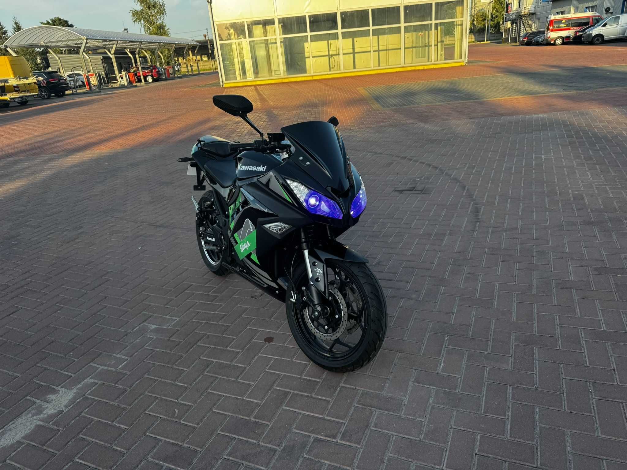 Електромотоцикл Kawasaki 2023 року