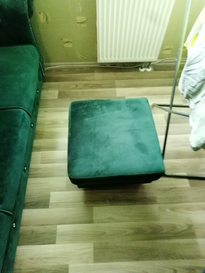 Chesterfield sofa +pufa