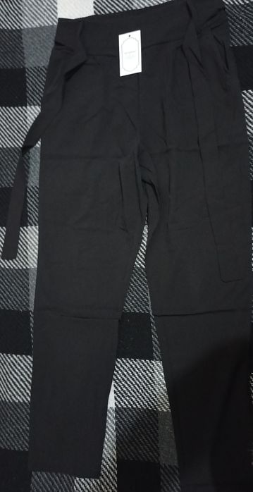 Продам Літні брюки (фото 1) та літні укорочені брюки (фото 2)