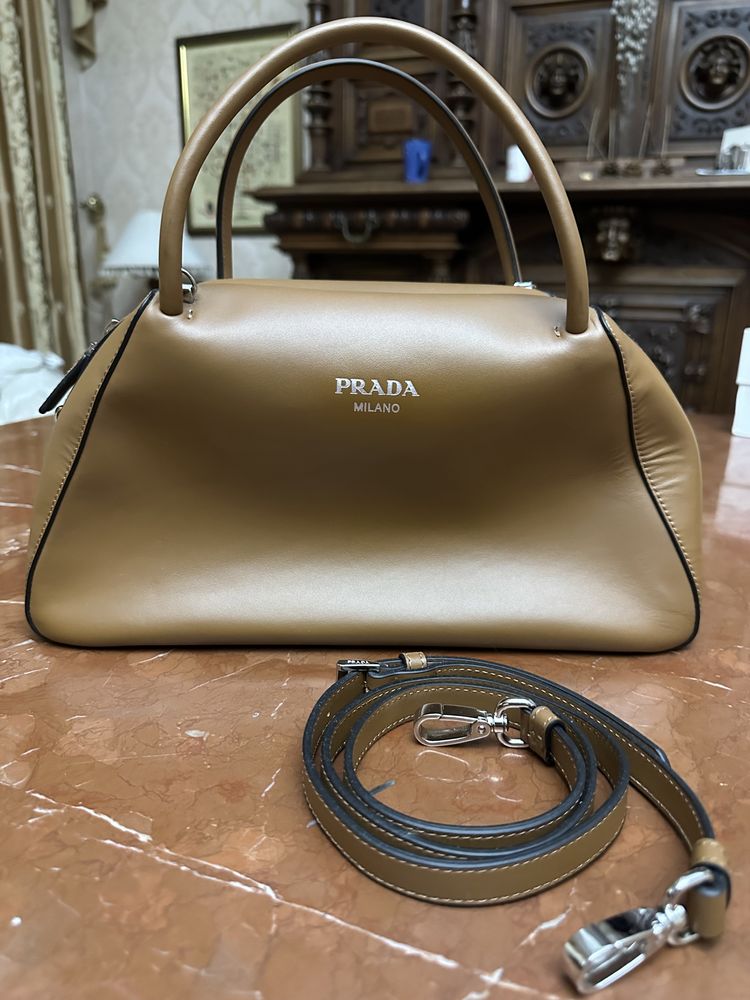 Сумочка Prada