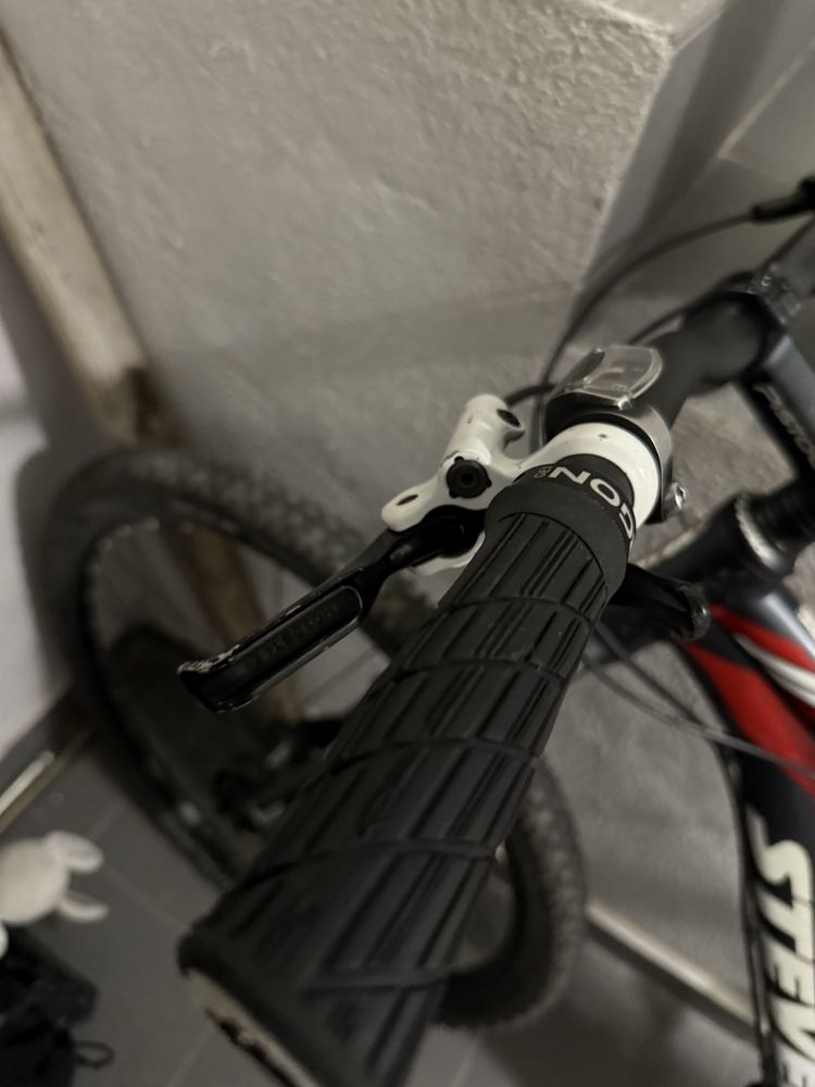 BTT Stevens Aspen 29 – Travões hidráulicos Shimano