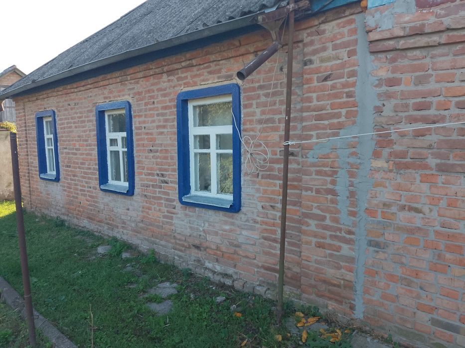 Продам пів будинку