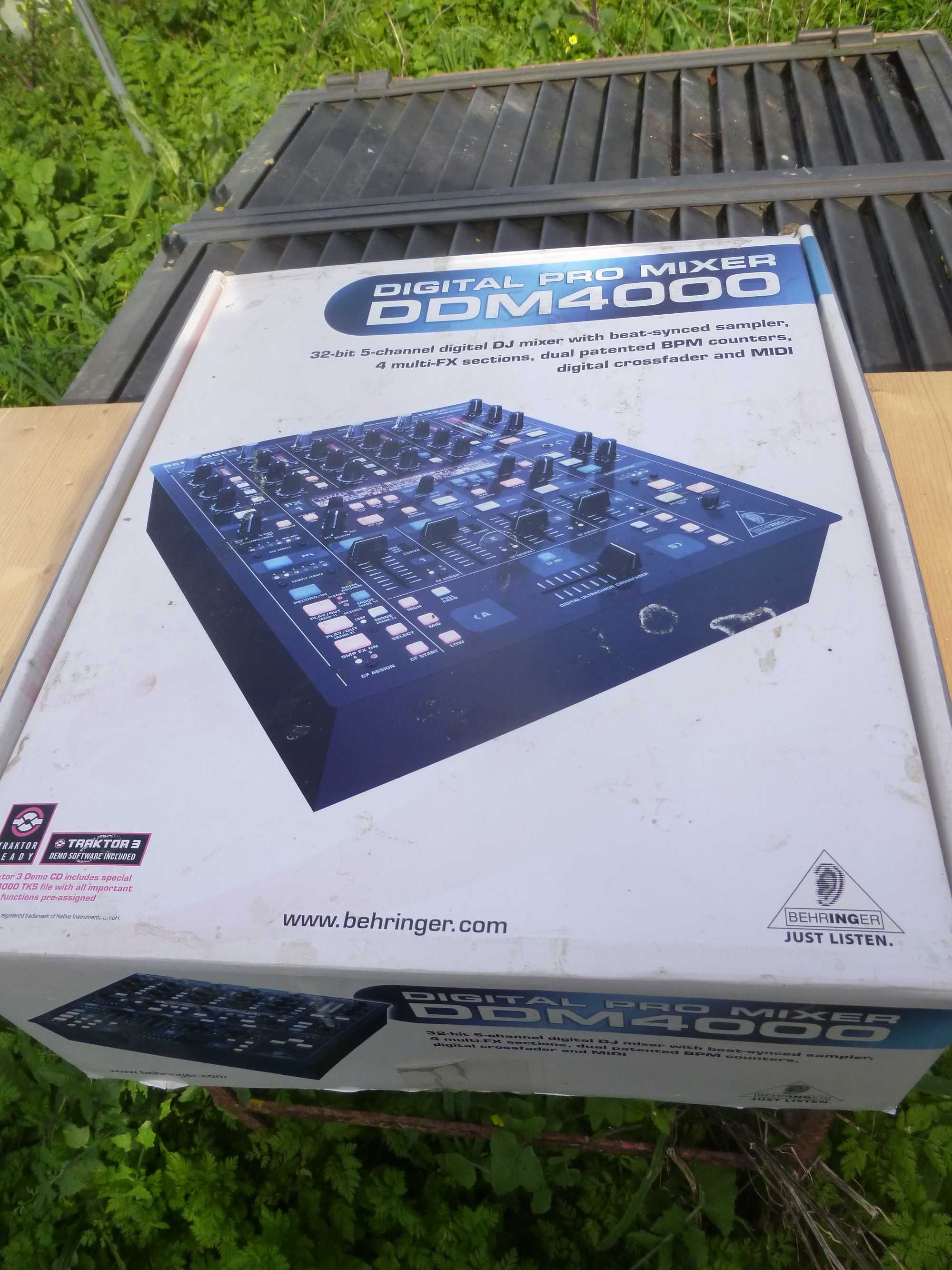 BEHRINGER DDM 4000, como novo