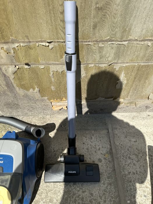 Продам пилосос Philips 2000 serias