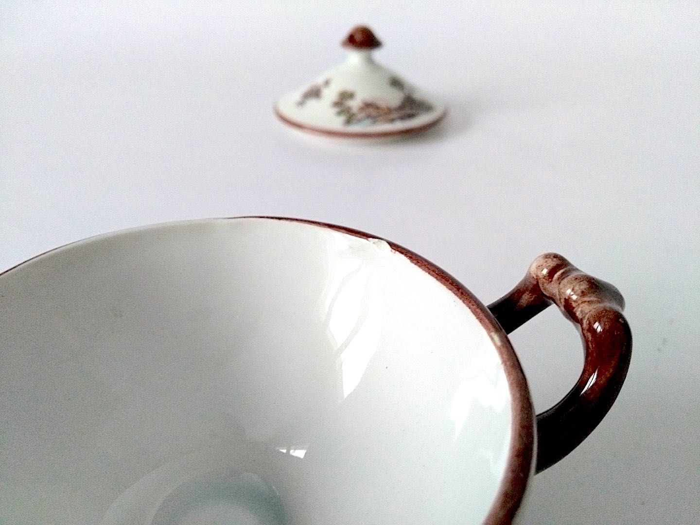 Bomboniera cukiernica na nodze dekoracja antyk stara retro ceramika