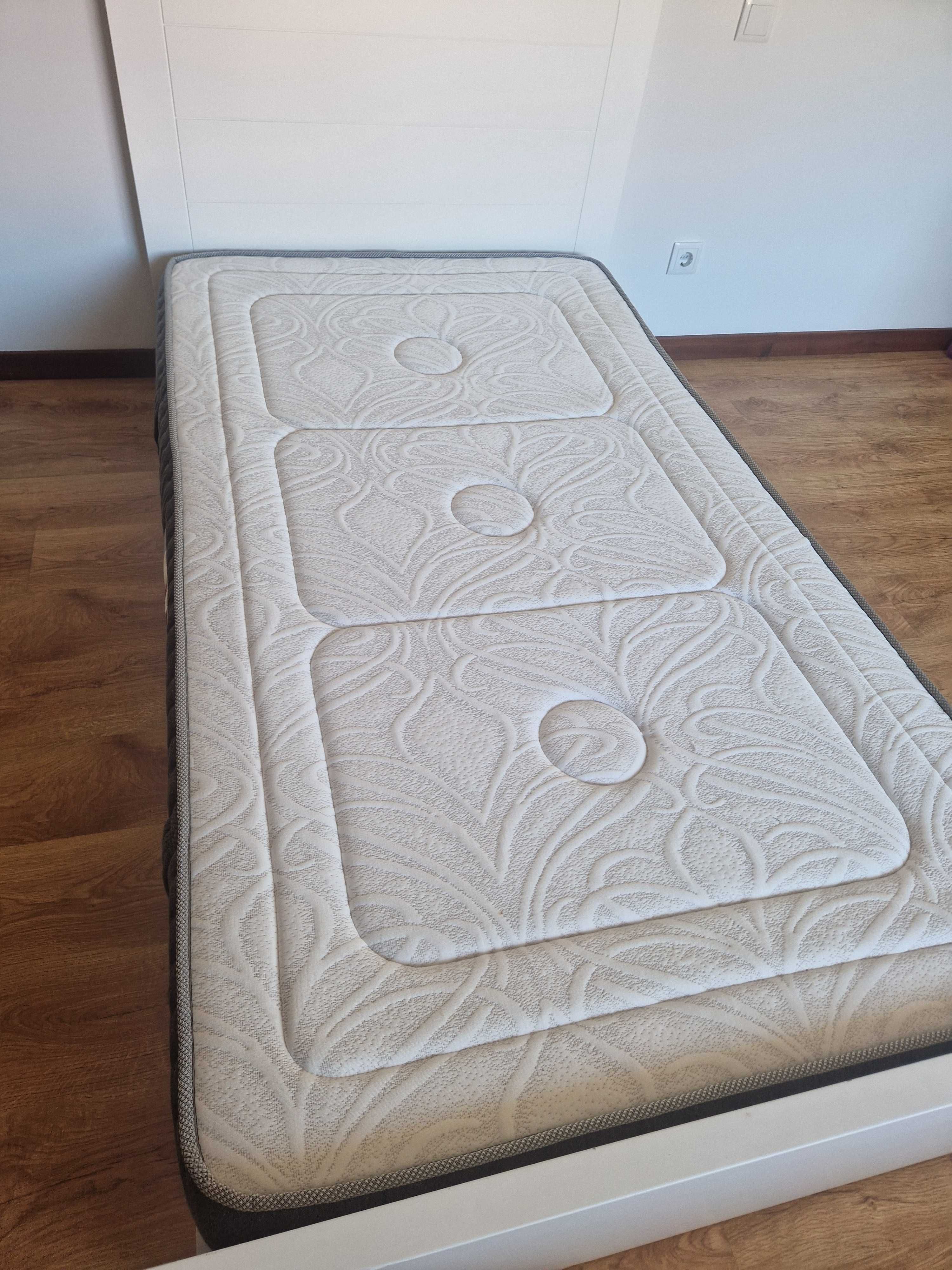 Cama montessori lacada a branco+ roupa de cama+ colchao