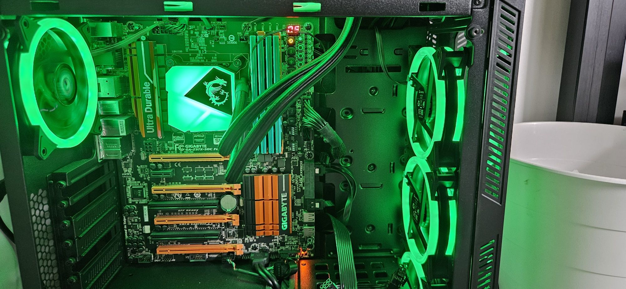 Komputer i7 4790k, GA-Z97X-SOC FORCE, SSD 128GB, 600W, MSI C240