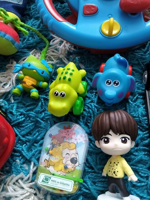 Zabawki dla dziecka, auta, piłki, sorter