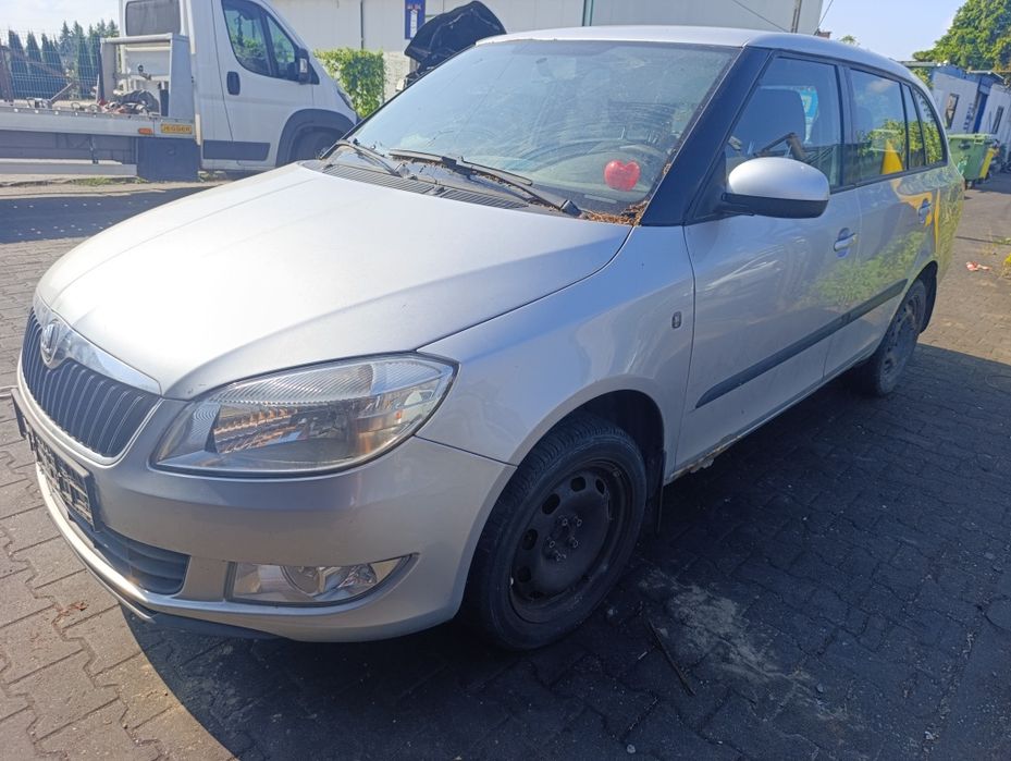 Skoda Fabia 2 Lift 1.4 TDI części 9156 skrzynia LVF maska zderzak