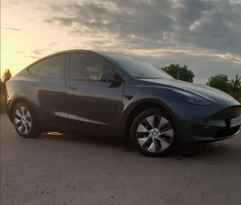 Продам Tesla model Y
