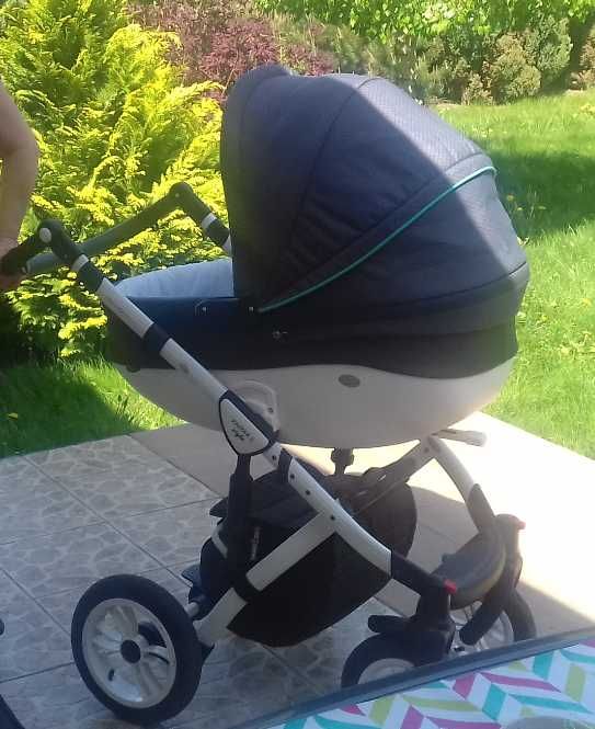 Wózek dziecięcy 3 w 1 firmy Baby Merc-Faster 2 Style