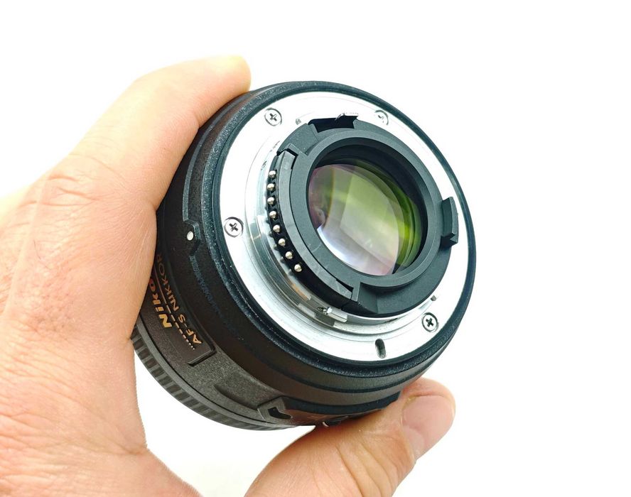 Об'єктив Nikon DX AF-S Nikkor 35mm 1:1.8G (фікс / світлосильний)