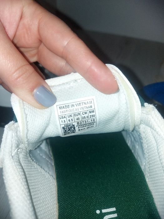 Кросівки чоловічі