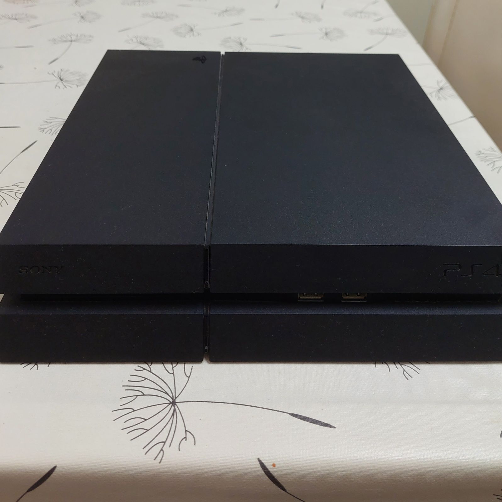PlayStation 4 - 500 GB (com comando)