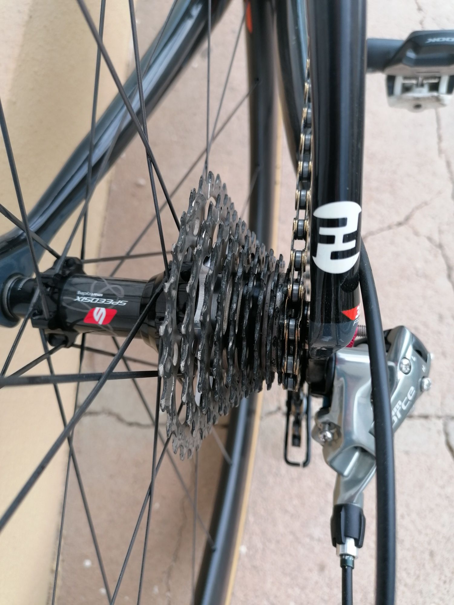 Vendo bicicleta Focus totalmente em carbono!
