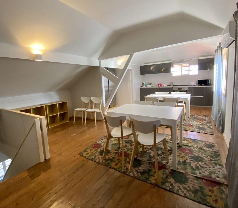 Quarto individual para menina- CONTRATO E DESPESAS INCLUÍDAS