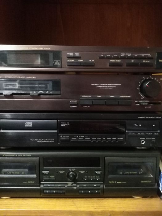 Комплект аудіо JVC та CD SONY, в чудовому стані