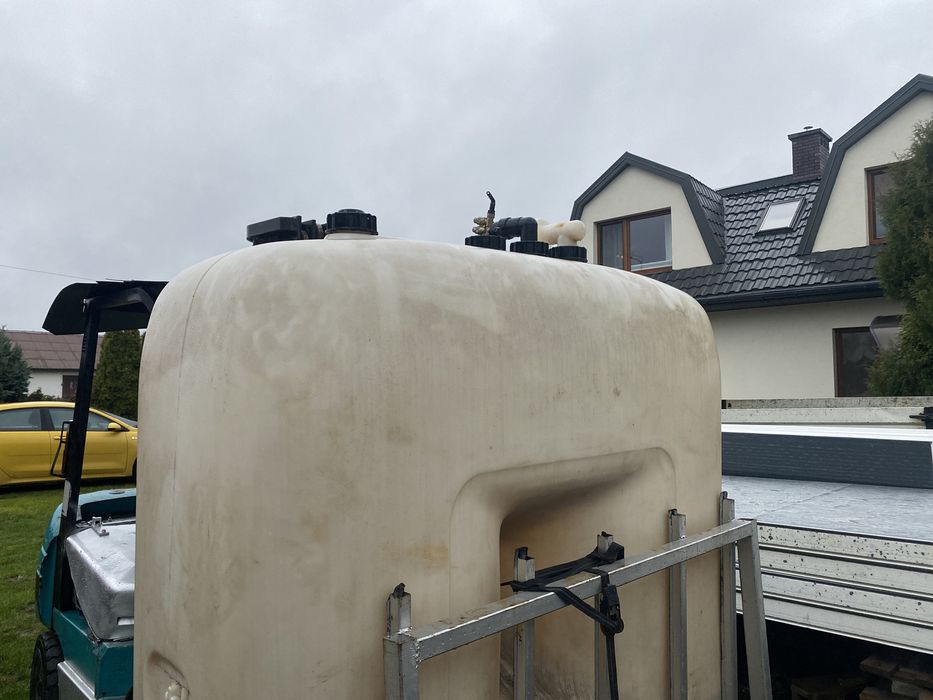 Pusty zbiornik po oleju opałowym Roth 1500l