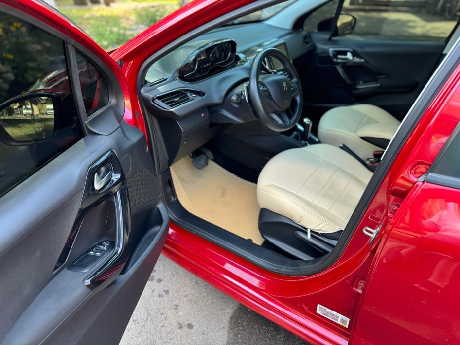 Продам Peugeot 208 2014р