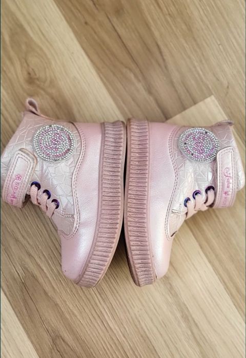 Продам рожеві чобітки