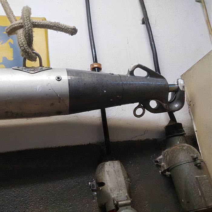 Spinakarbom długość 400 cm.średnica 8cm.