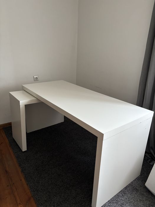 Biurko Ikea Malm z wysuwanym panelem