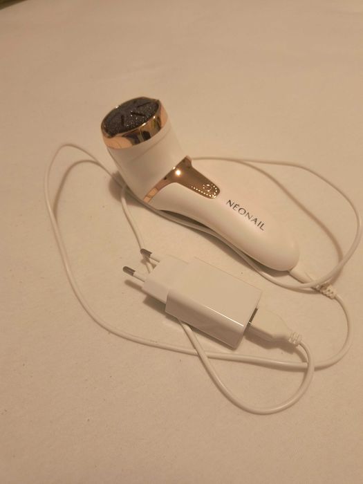 Wygładz stopy za pomocą tej elektrycznej frezarki