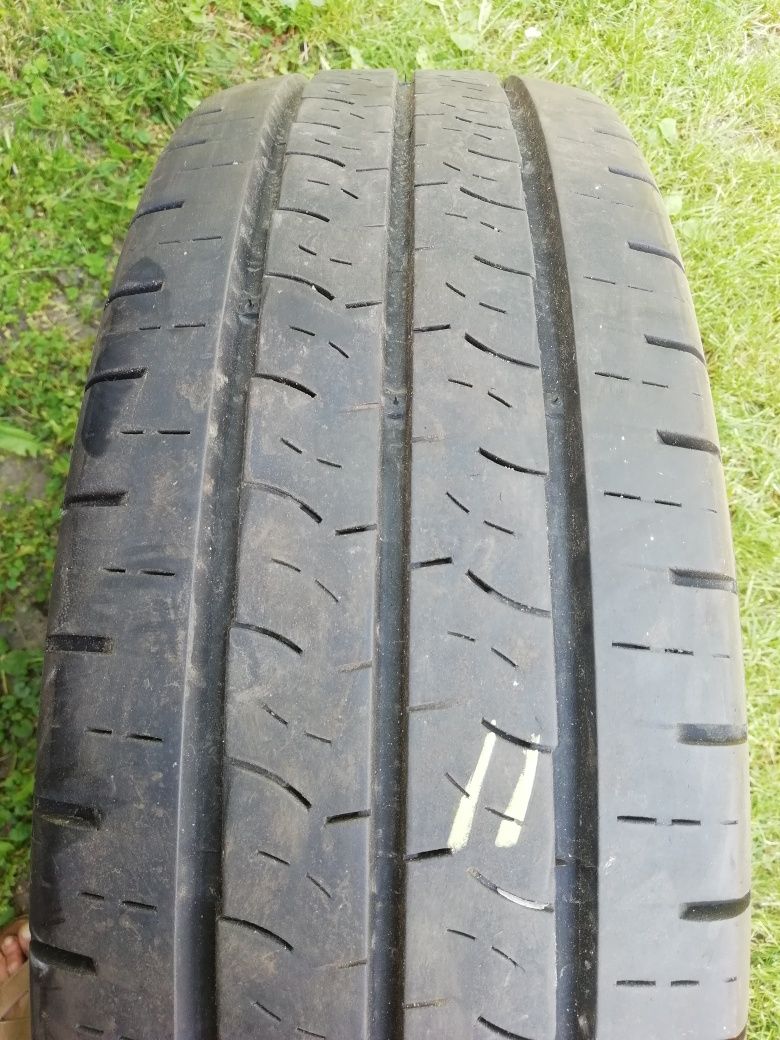 Покрышки 215/75R16C.