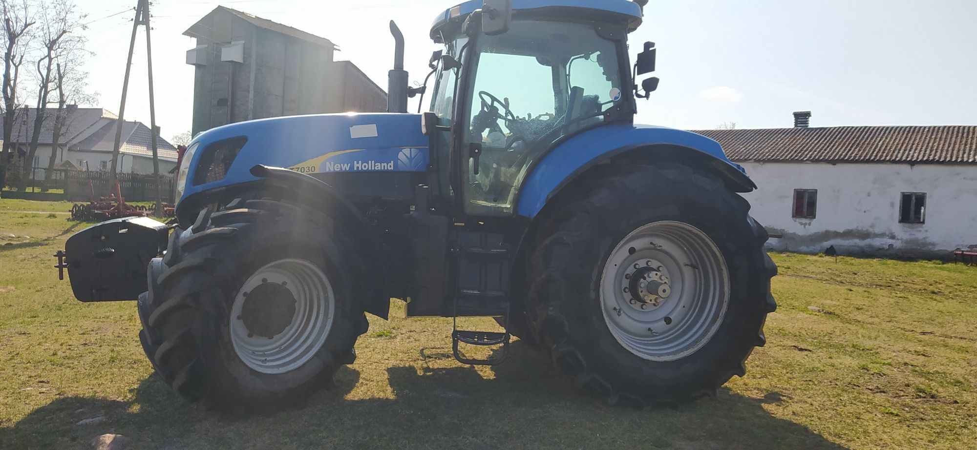 New Holland T 7030
