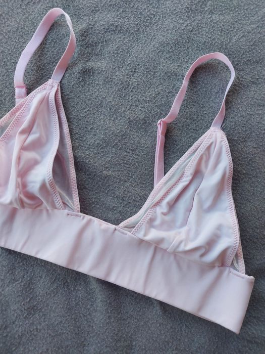 Ładny biustonosz stanik / góra od stroju kąpielowego