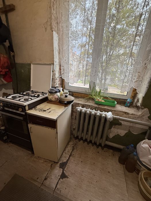 Продаж 2-х кімнат в комунальній квартирі,площею -30,1 м2.