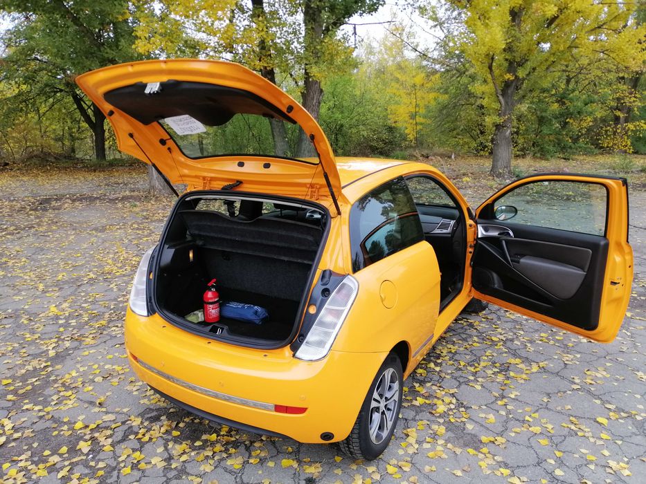 Авто Lancia Ypsilon