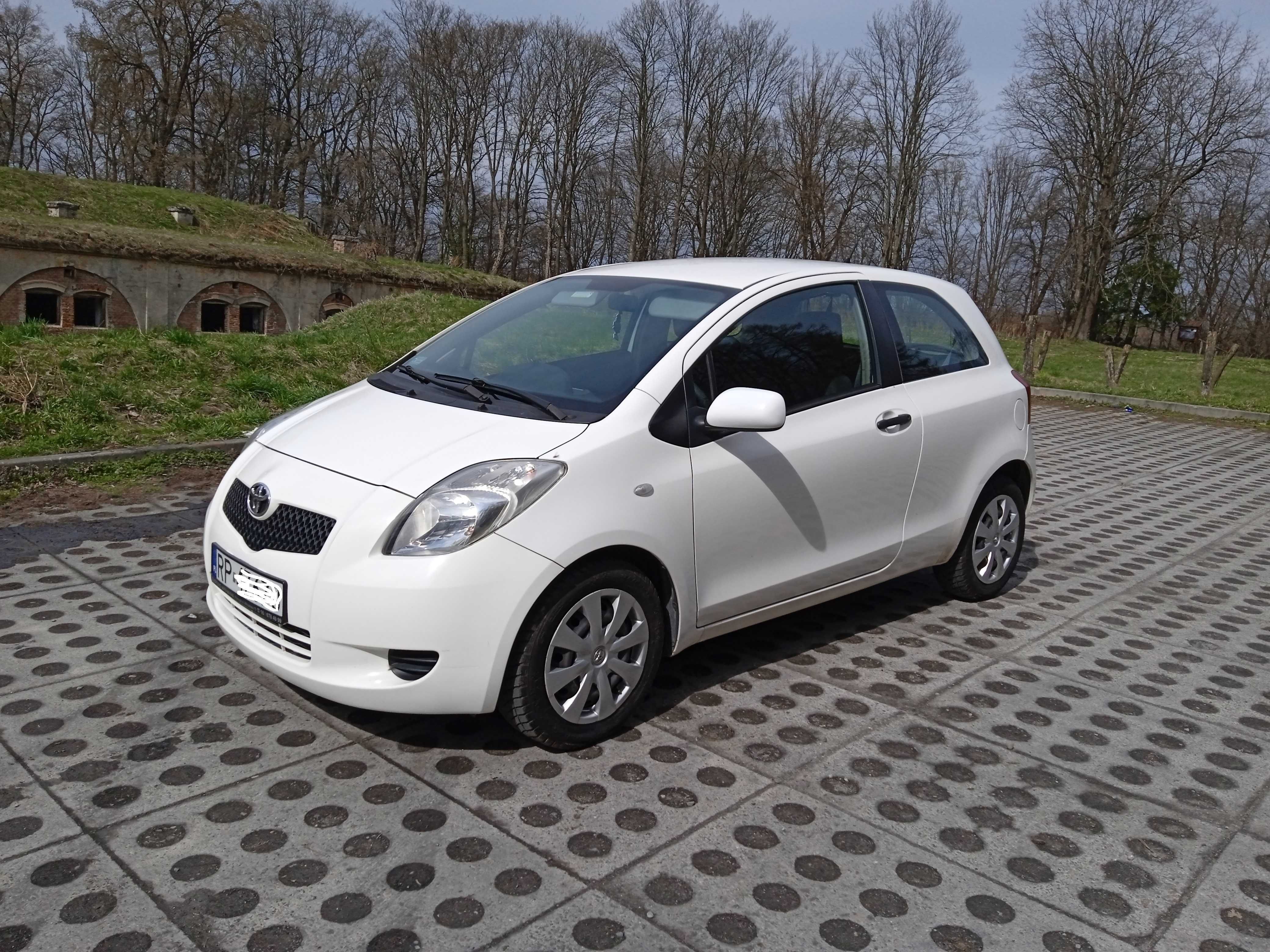 toyota yaris 1.4 d4d krajowy abs wspomaganie