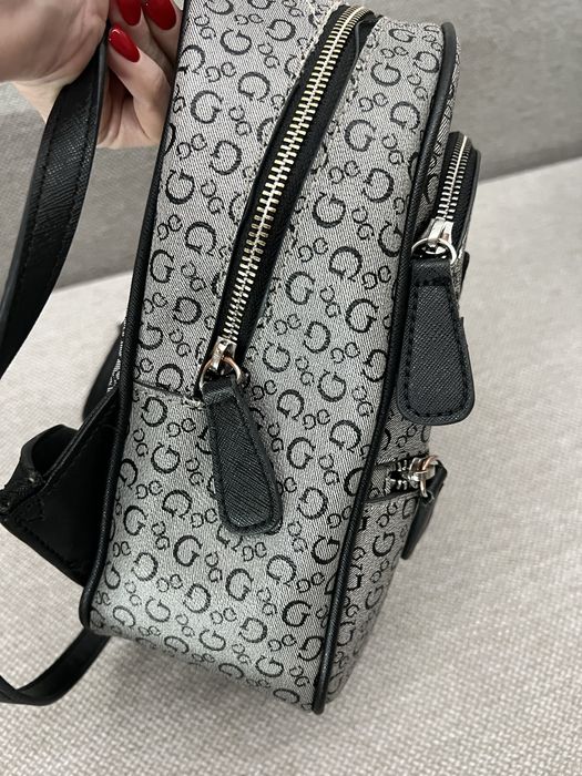 Рюкзак жіночий guess