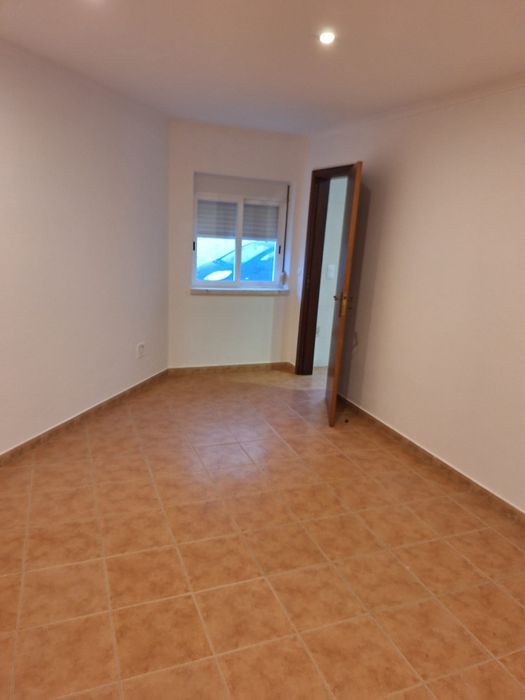 Arrenda se  T1 S.joao das lampas