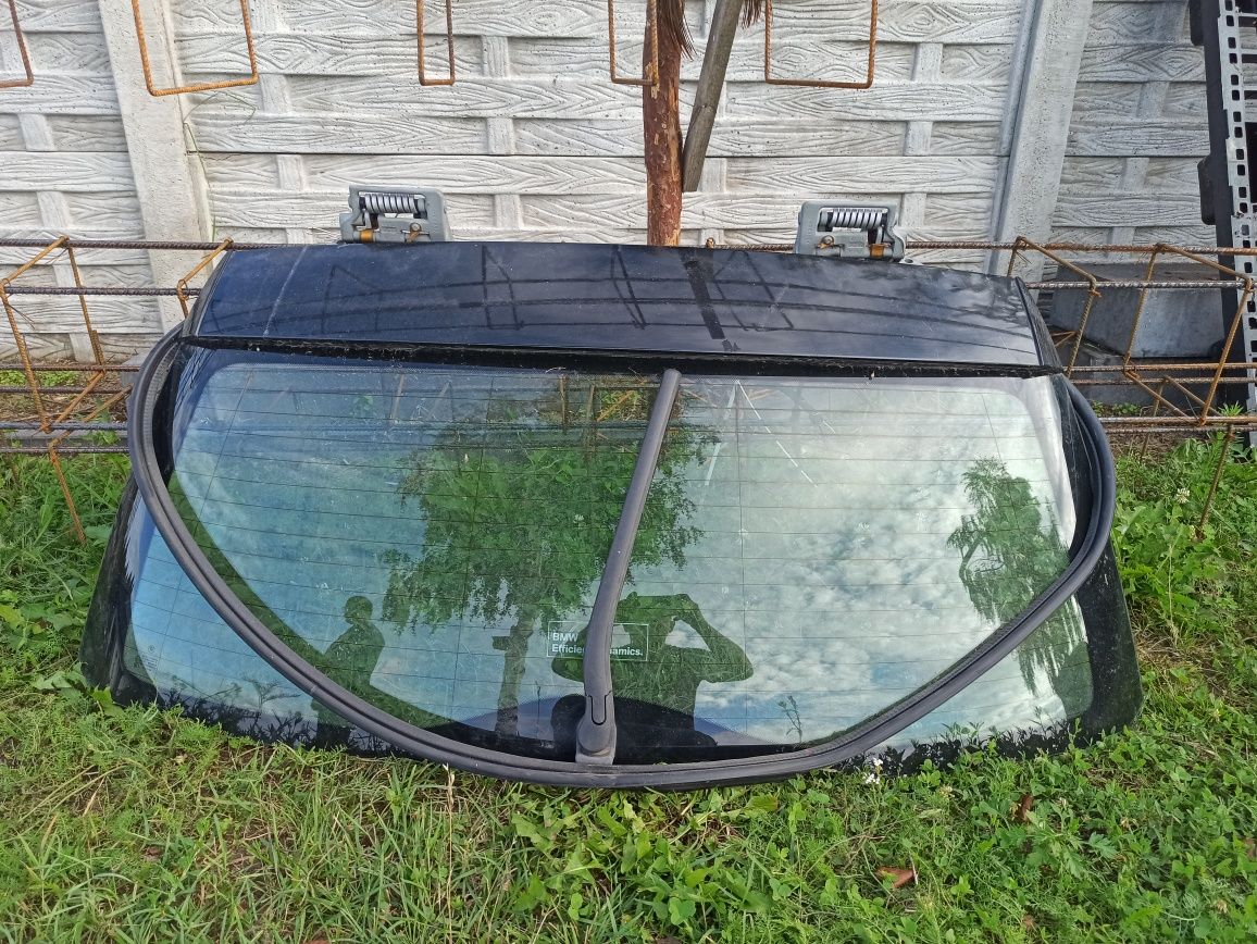 Szyba tył BMW E61 . 2009 polift kolor Black Saphir
