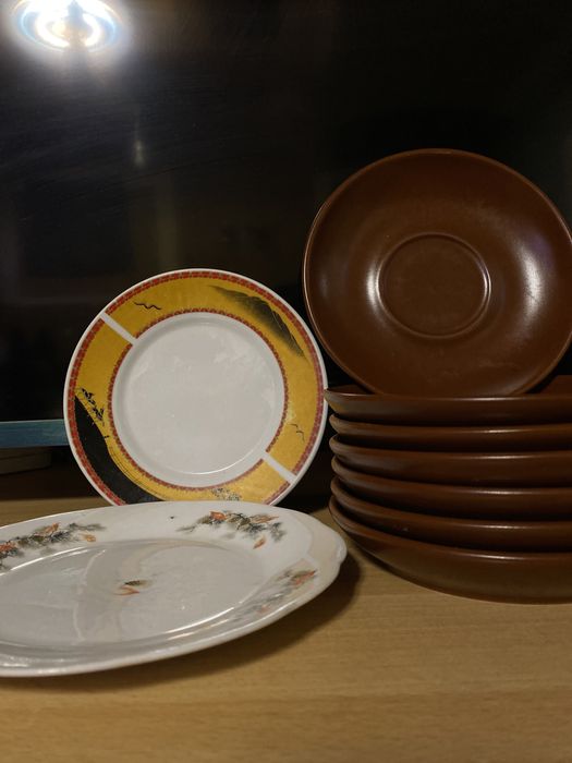 Коробка чашек и тарелок