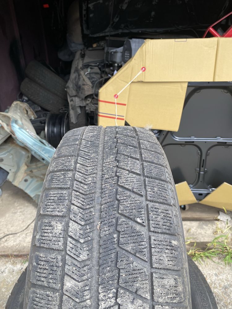 Шины зимние Bridgestone R15