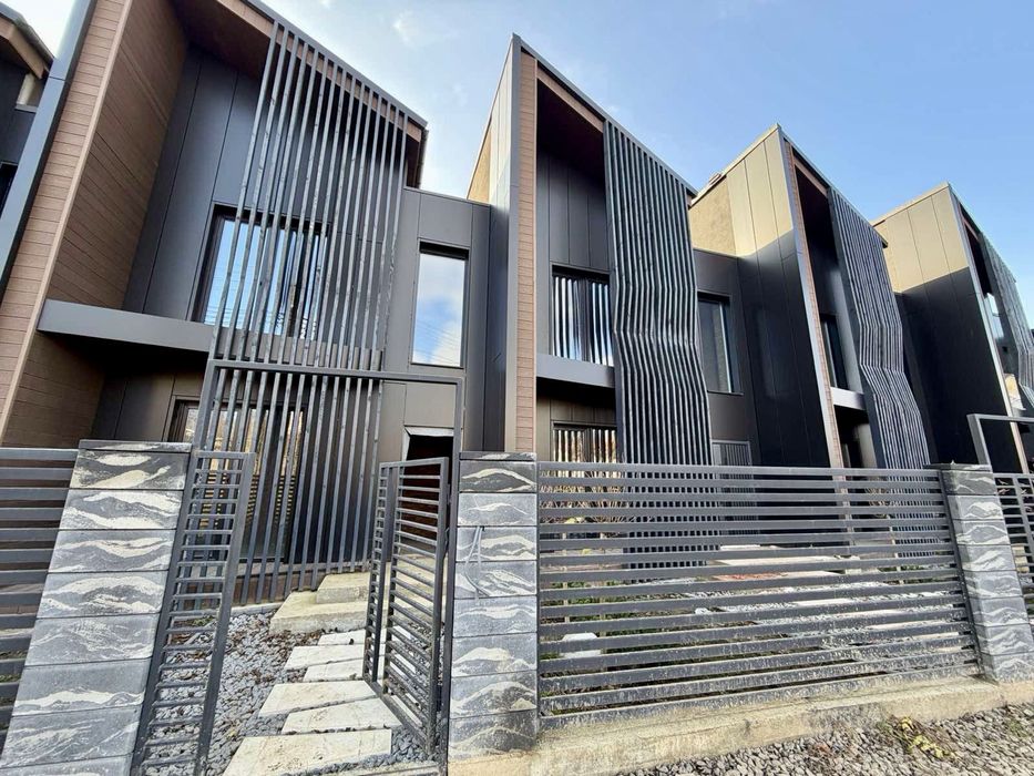 Продаж таунхауса Пʼятничани вул Серпнева