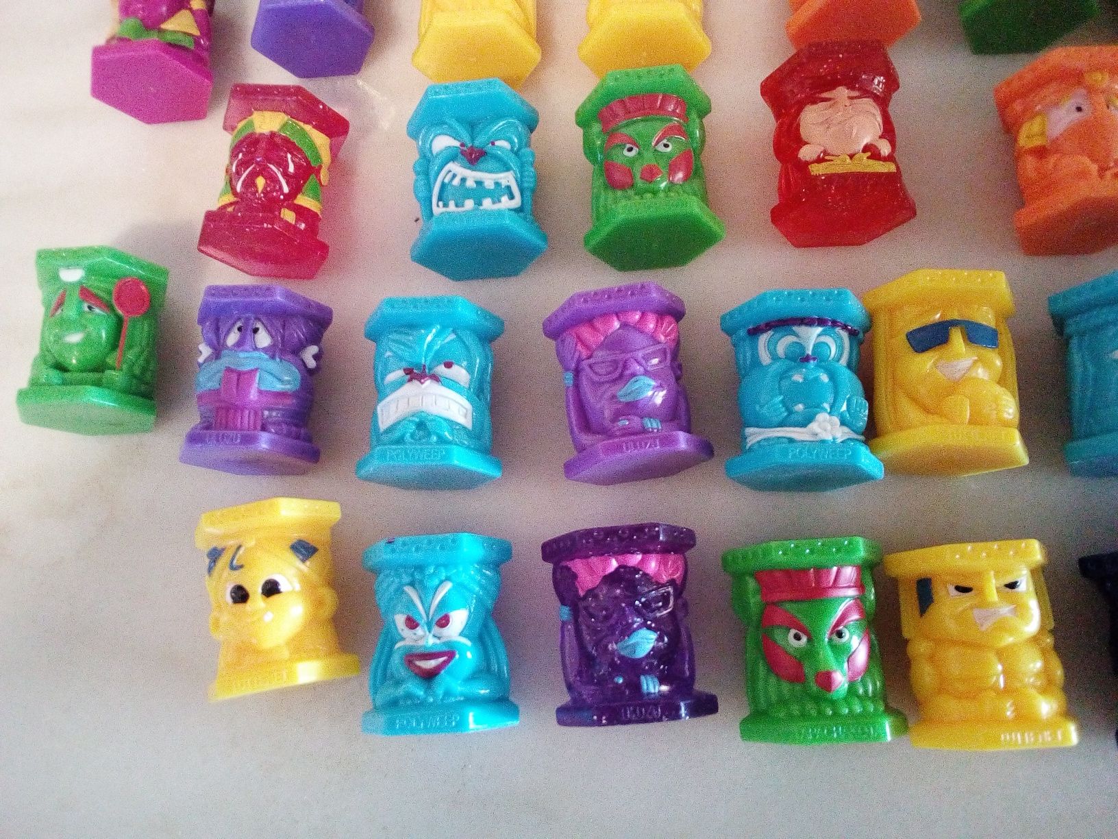 Conjunto de 40 Bonecos Abatons Diversos