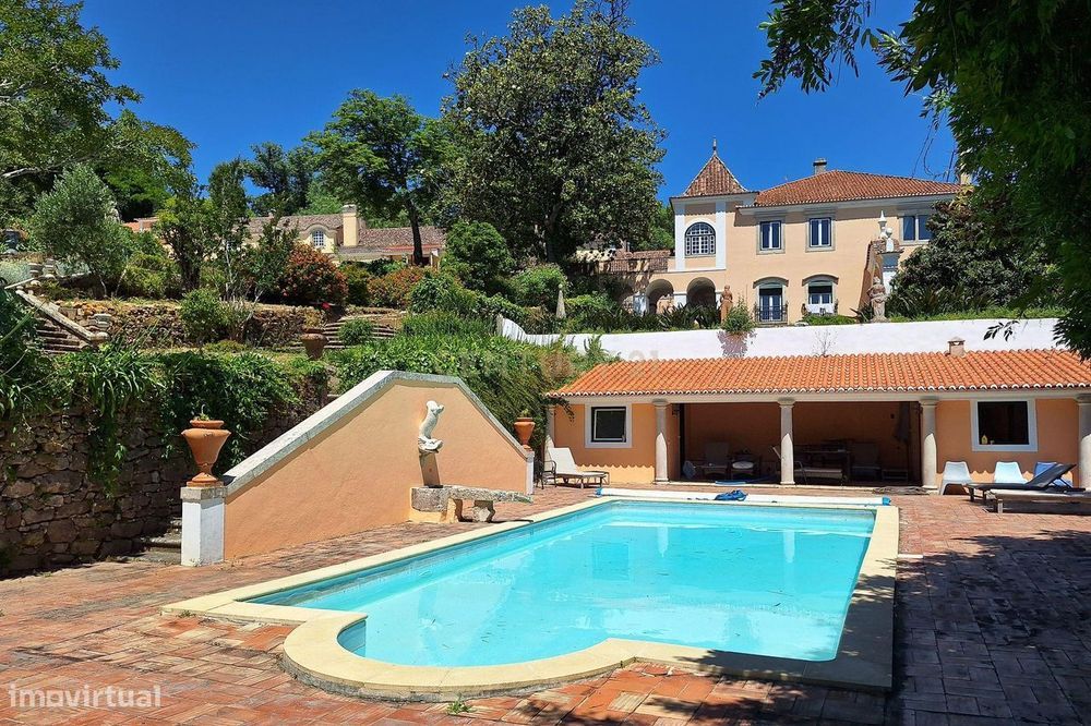 Moradia T4 Mobilada com Piscina em Quinta Histórica – Belas, Sintra