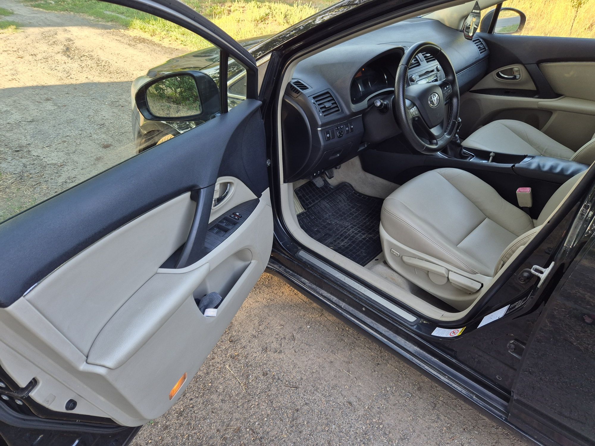 Toyota avensis,тойота авенсіс 2011 рік