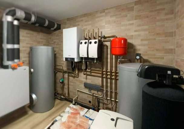 Бригада сантехніків. Монтаж котельні водопостачання та опалення