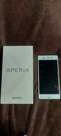 Продам телефон Sony Xperia F5122 белый
