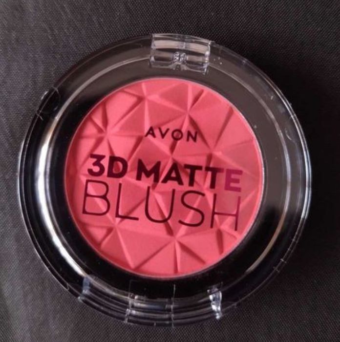 Matowy róż 3D Peach od Avon